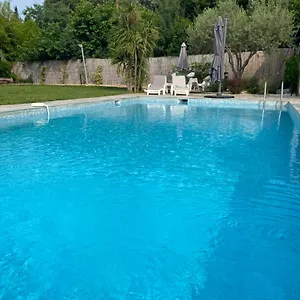 https://chez-pat-et-dom.fr-provencehotel.com